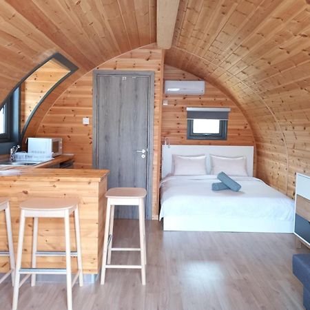 Glamping Pod Hotel Prodromi Ngoại thất bức ảnh